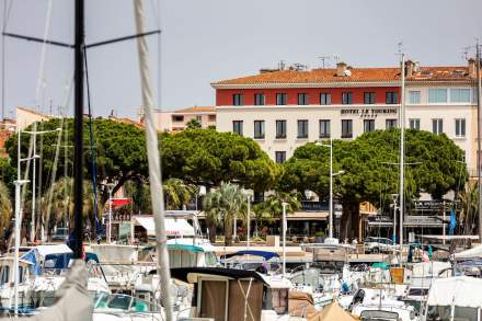 → Hôtel Restaurants &amp; Bar Saint-Raphaël · Accès · Le Touring Boutique Hotel