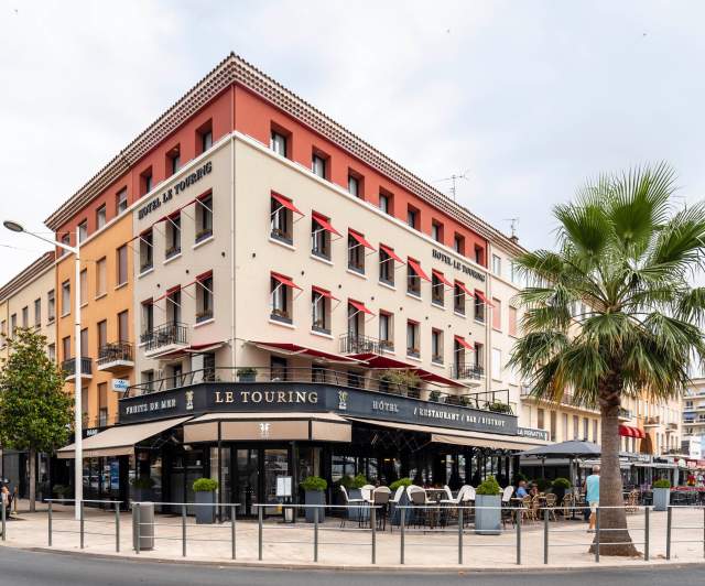 Hôtel Brasserie Saint-Raphaeël Le Touring Fréjus<br />
 